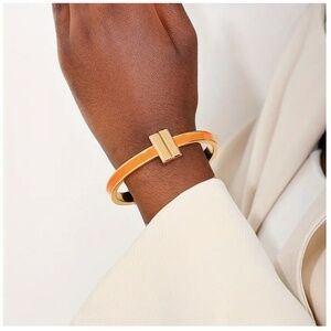 Elegant Gold and White Bracelet